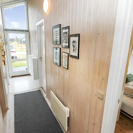 Rummeligt Beliggende I Vrist Sj502 *