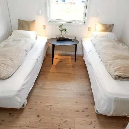 Rummeligt Beliggende I Vrist Sj502 * Harboør